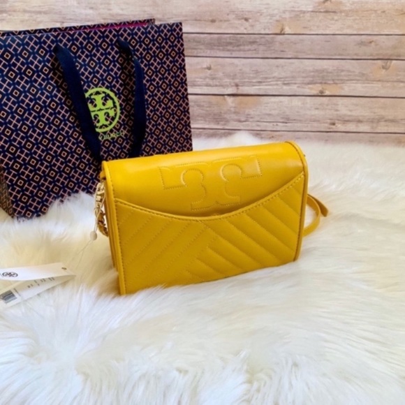 Tory Burch Quilted Daisy Alexa Combo Crossbody Bag - Picture 2 of 8